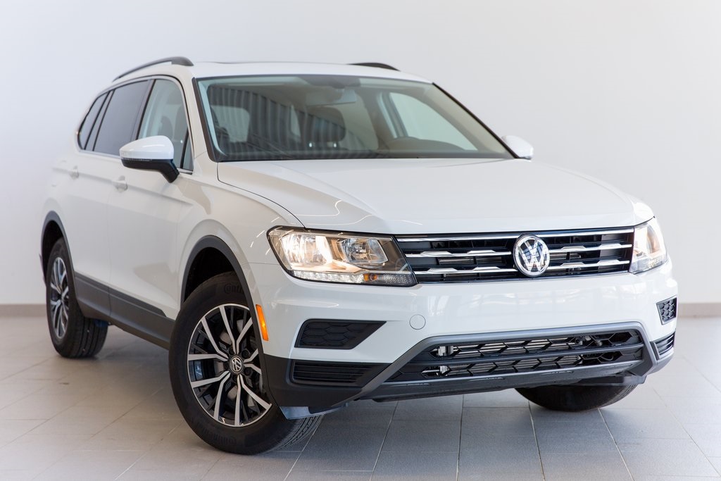 Volkswagen tiguan 2.0 at. Фольксваген Тигуан 2020. Фольксваген Тигуан 2020 комплектации. Фольксваген Тигуан 2020 белый. Volkswagen Tiguan 2020 se Black.